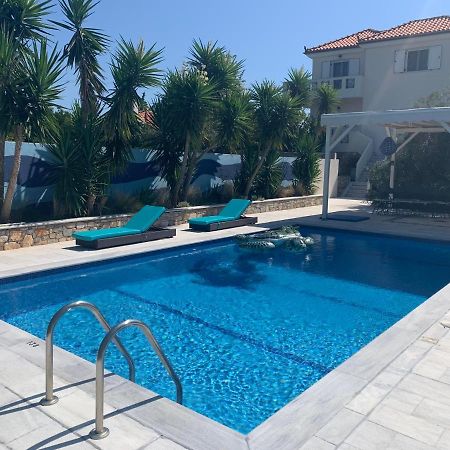 Chiqui Luxury Apartments Alonnisos Town Exterior photo