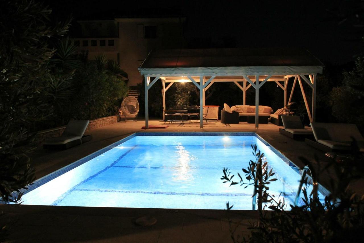 Chiqui Luxury Apartments Alonnisos Town Exterior photo
